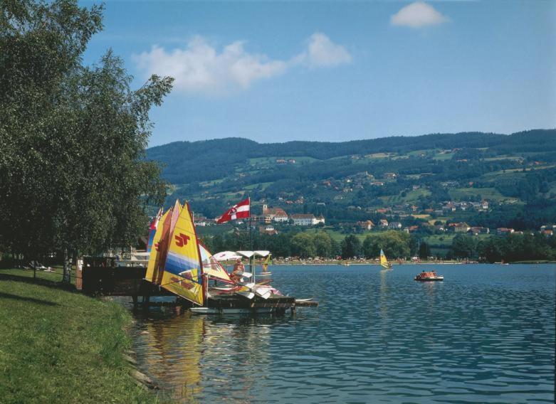 Zwei Schlafzimmer Ferienapartment Anna Am Stubenbergsee Inklusive Vier E-Bikes 外观 照片